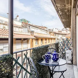  Apartment Guesthost - Elegant Ponte Vecchio Italy